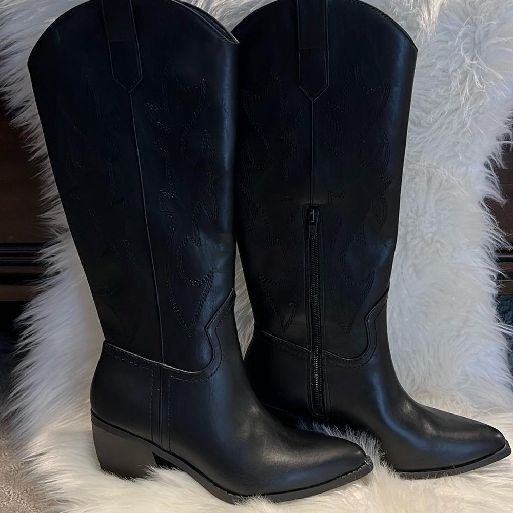 Madden NYC boots. Comfort foam performance insoles.